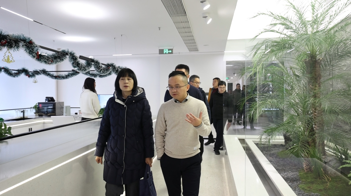 濰坊海關領導帶隊考察盈和國際物流